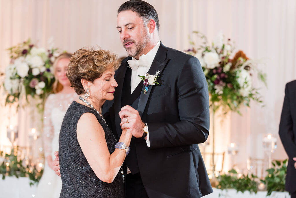 a coouple dancing at a wedding