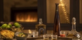 Drinks at Toro Toro Hotel Clio Rooms | Hotel Clio Lounge: a classic and luxurious collection hotel, located in Cherry Creek North, Denver's shopping district | Hotel Clio Denver | Hotels To Stay In Denver, Colorado |