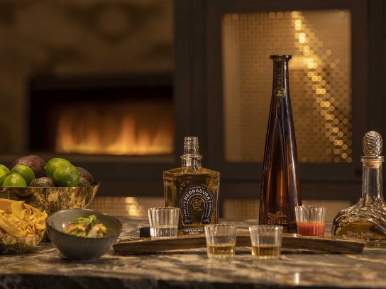 Drinks at Toro Toro Hotel Clio Rooms | Hotel Clio Lounge: a classic and luxurious collection hotel, located in Cherry Creek North, Denver's shopping district | Hotel Clio Denver | Hotels To Stay In Denver, Colorado |