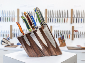 New West KnifeWorks; Colorful knife staggered in knife block