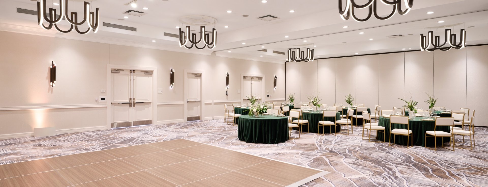 A large indoor wedding venue at Hotel Clio